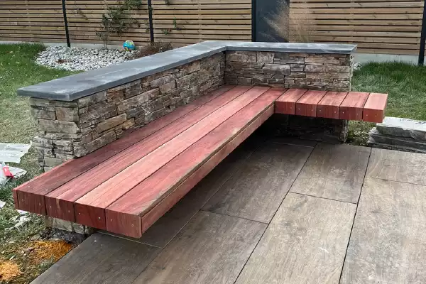 Banc sur mesure en padouk