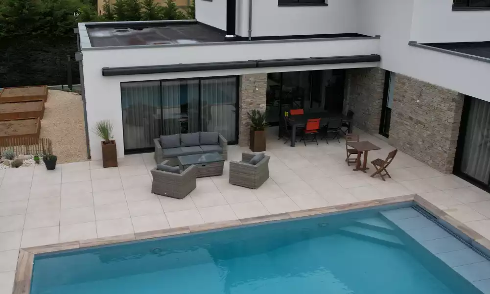 terrasse pierre piscine
